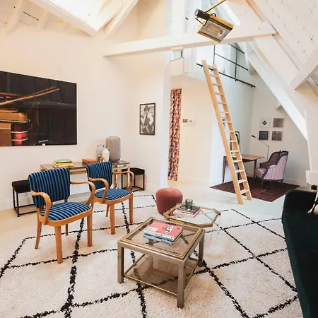 Oever House Apartment